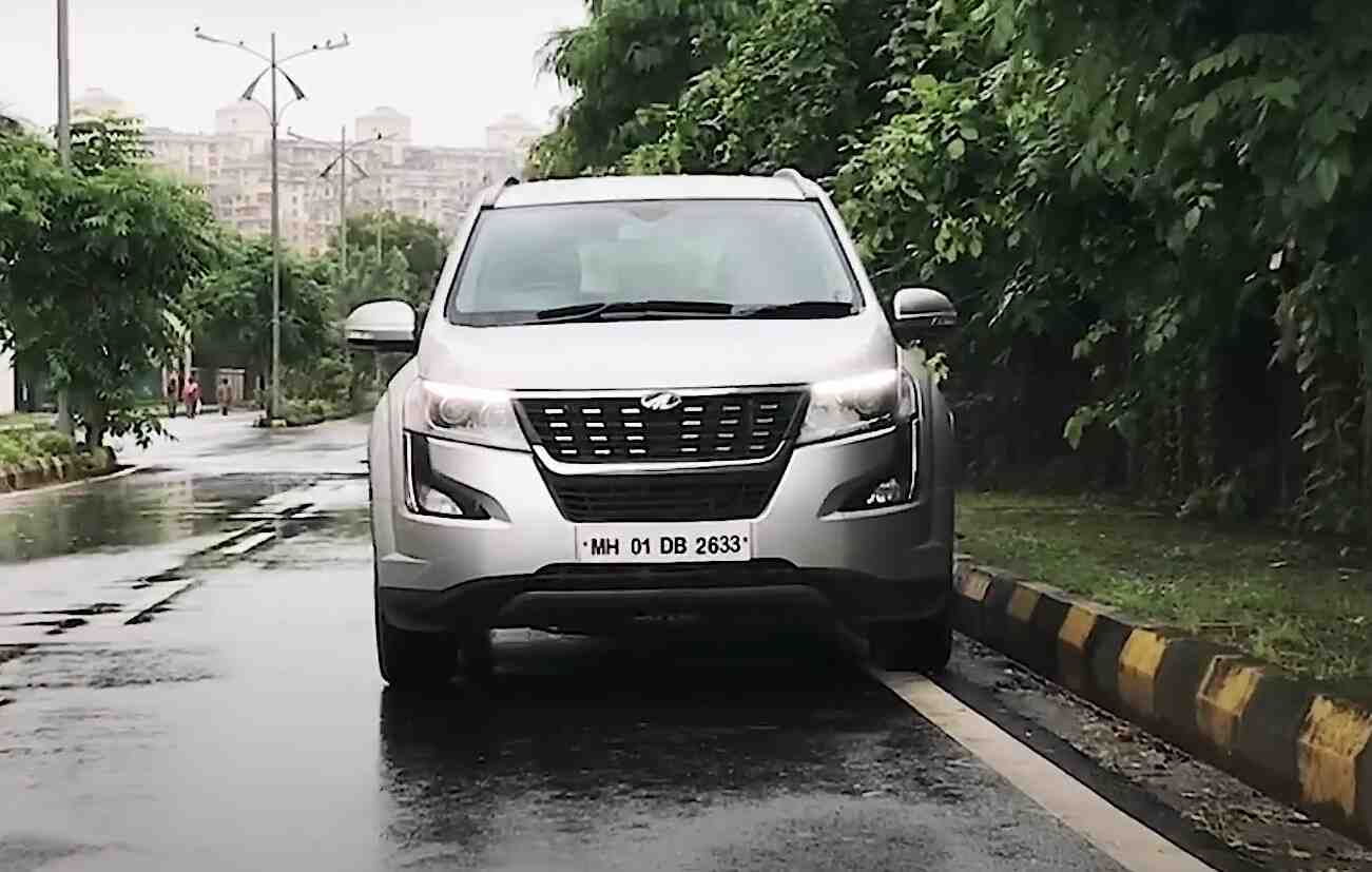 mahindra xuv700 car on rent in goa front view